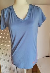 Under Armour women's Small blue iso‎ chill Tshirt